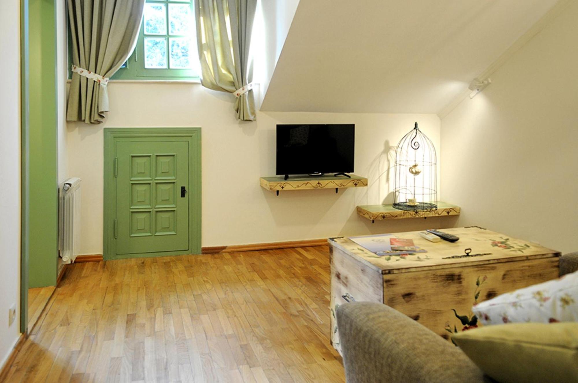 Prestige Palace - Esquisse Hotel Tiflis Dış mekan fotoğraf