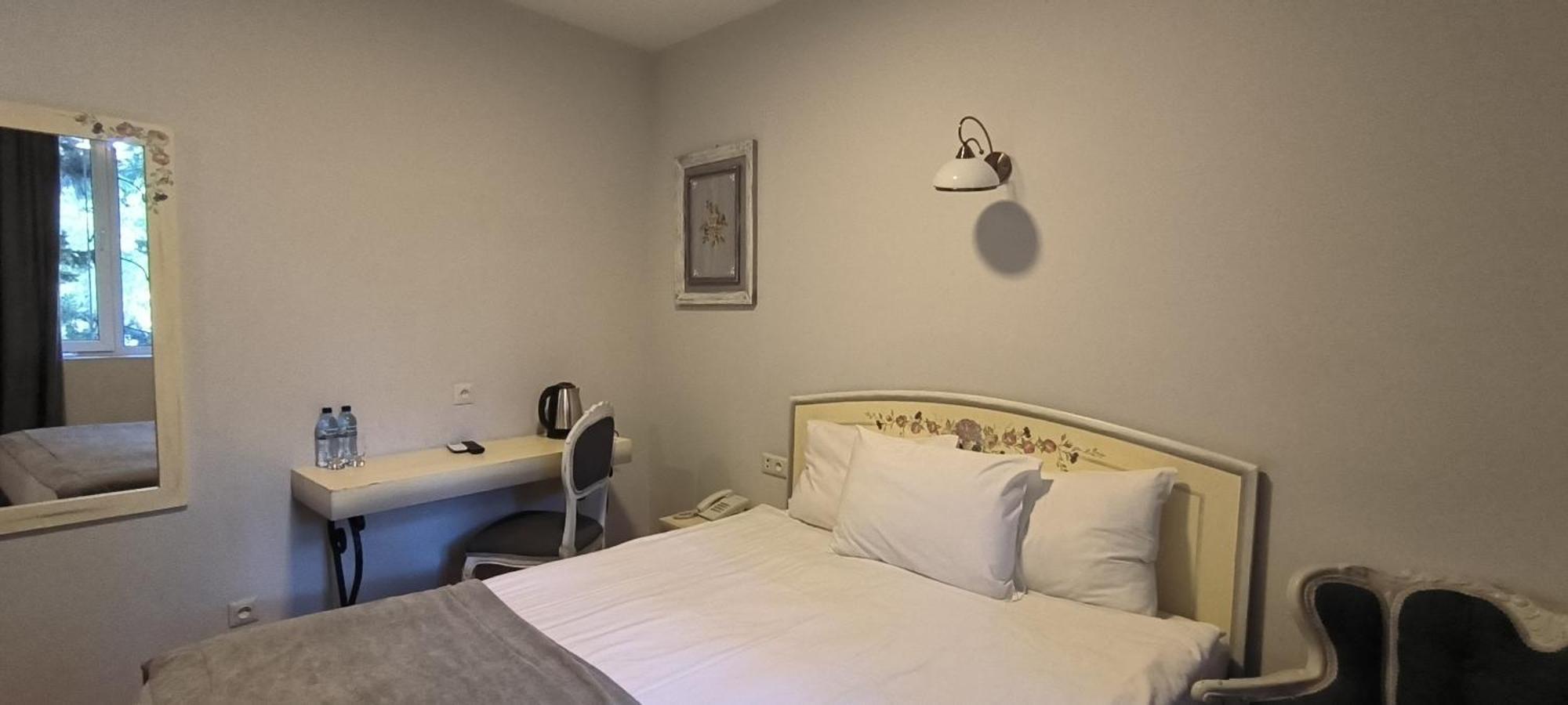 Prestige Palace - Esquisse Hotel Tiflis Oda fotoğraf