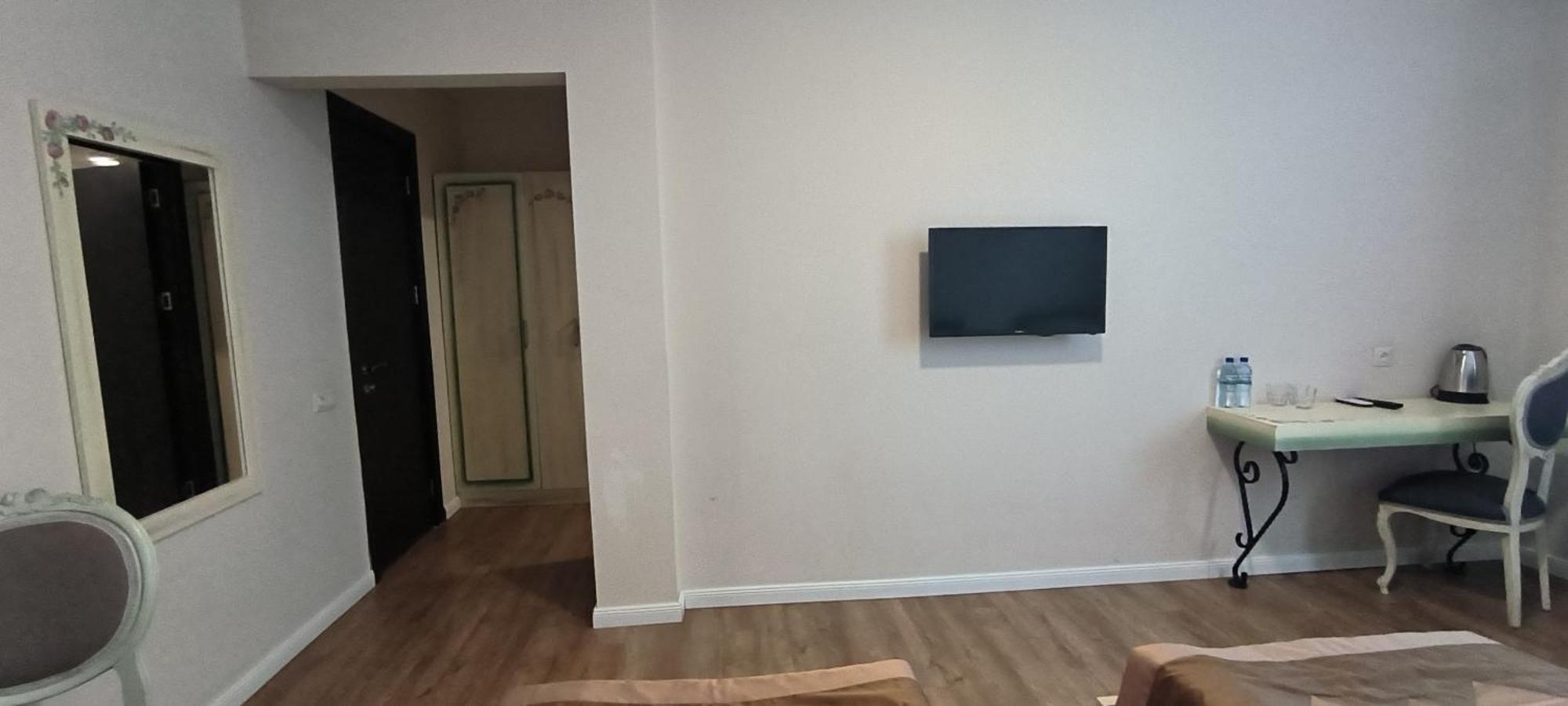 Prestige Palace - Esquisse Hotel Tiflis Oda fotoğraf