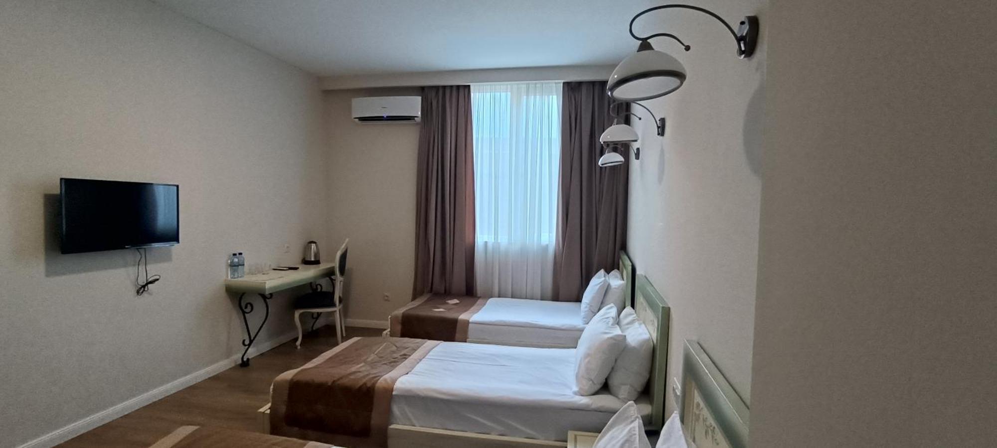 Prestige Palace - Esquisse Hotel Tiflis Oda fotoğraf