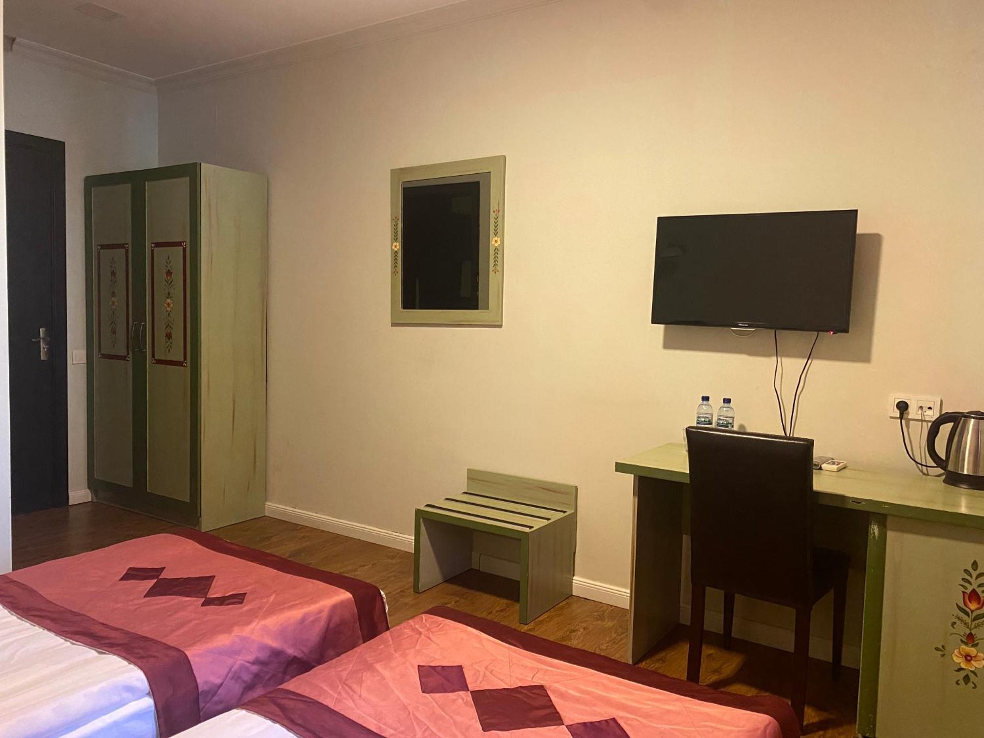 Prestige Palace - Esquisse Hotel Tiflis Oda fotoğraf